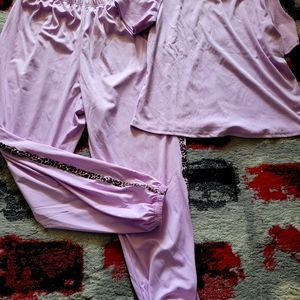 Plus Size Contrast Cheetah Tee and Sweatpant